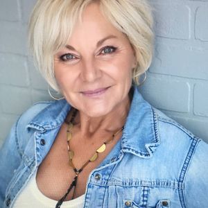 Meet your Posher, Lorraine